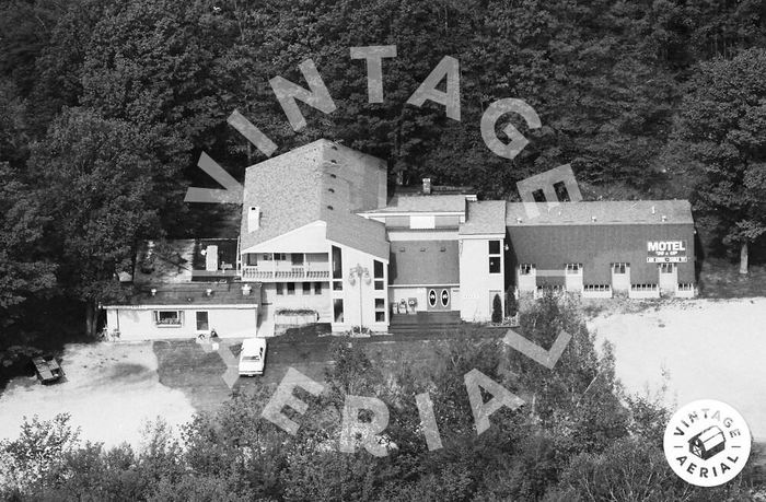 Teddy Griffins Roadhouse - 1989 View Of Teddys Bldg Was Motel (newer photo)
